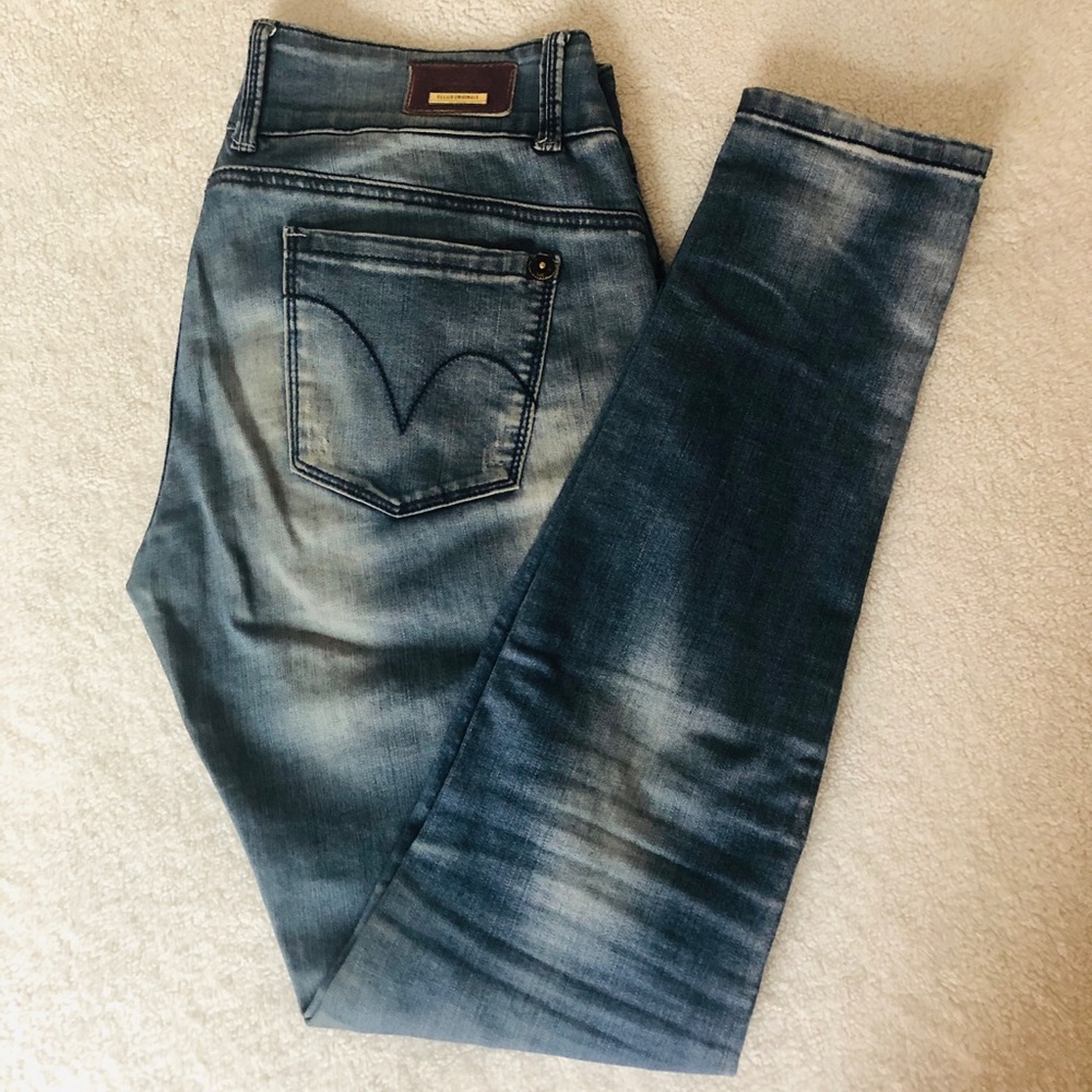 ✨$8 or free with purchase✨ Skinny jeans
